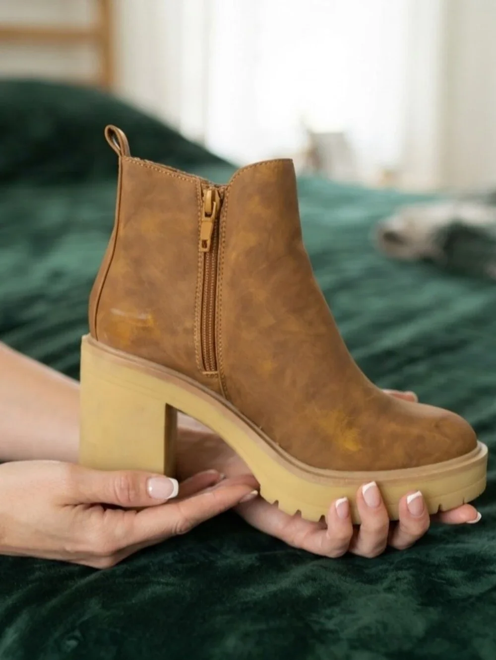 Womens Dolce Vita Caster H2O Brown Jade Suede Chelsea Boot Size 7